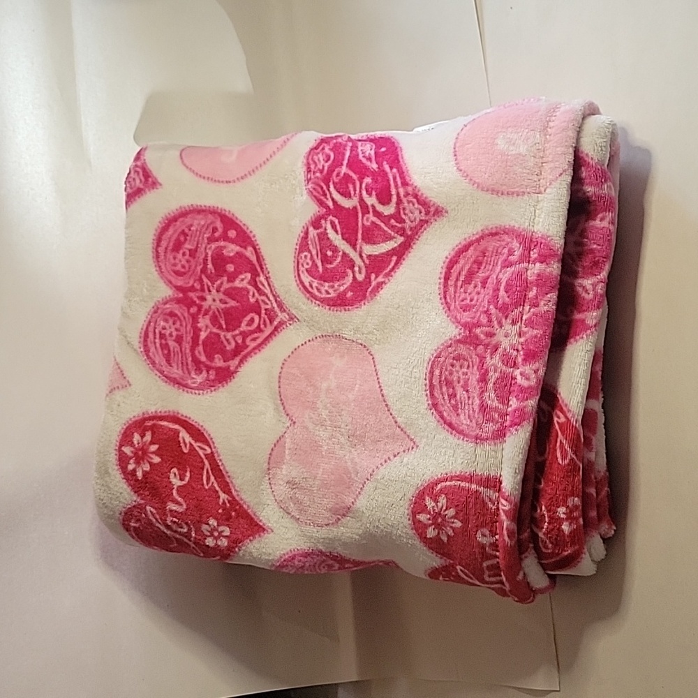 HD Designs Love Blanket